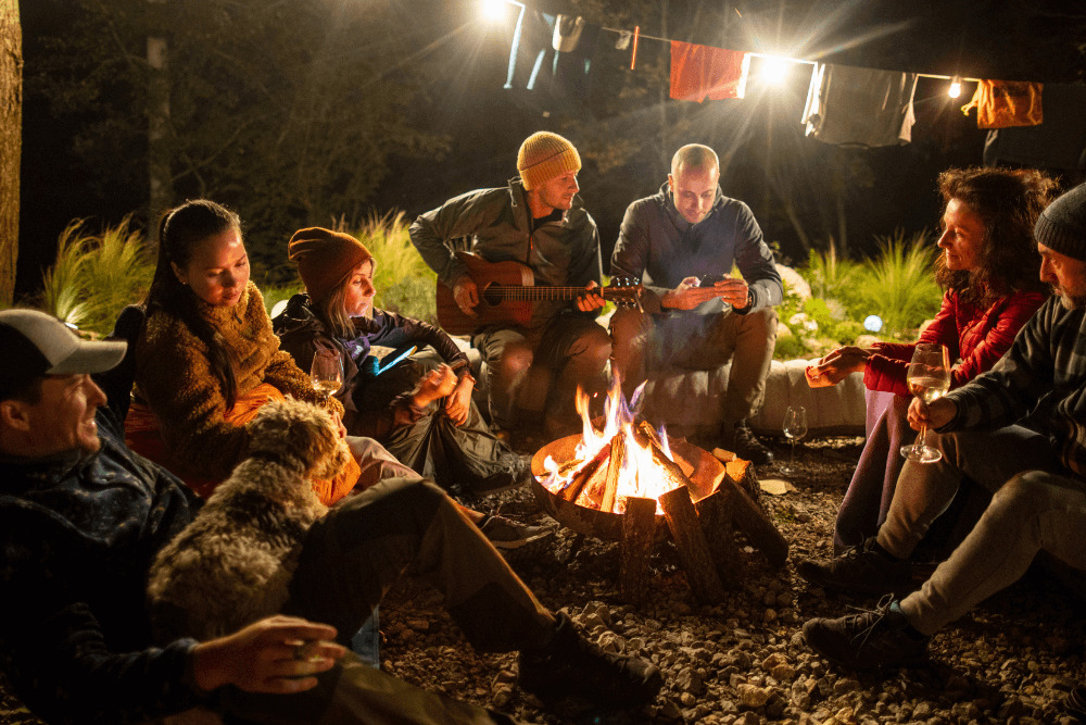 グランピングにおすすめのメンズウェアアイテム