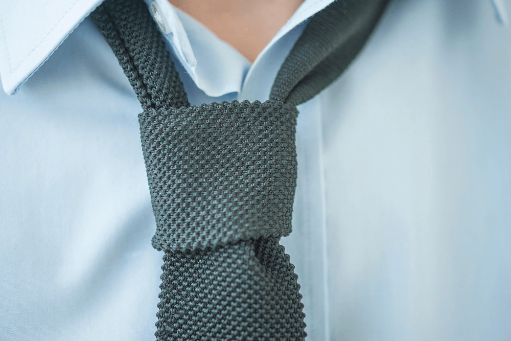 ニットタイの巻き方・結び方のコツ